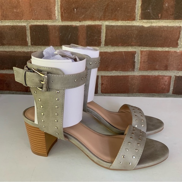 Journee Collection Womens Mabel Grey Ankle Strap Sandals US 7 M - Picture 1 of 8